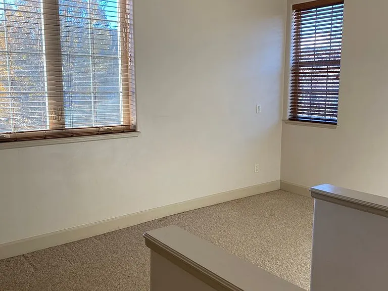 250 Whitehorse Dr — Photo 8