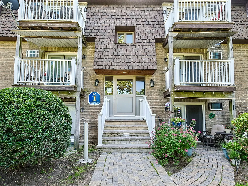 Windjammer Apartment Homes