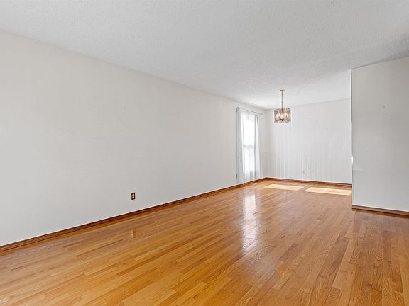 4th image of 14 Goebel Close