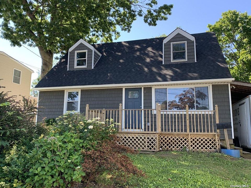 1st image of 3 Cheryl Dr