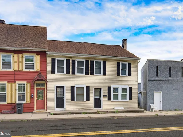 18 Lancaster Ave, Columbia, PA 17512