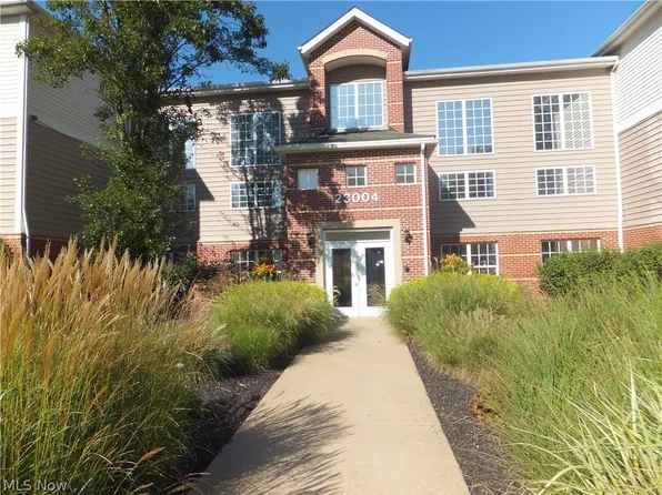 23004 Chandlers Ln APT 114, Olmsted Falls, OH 44138