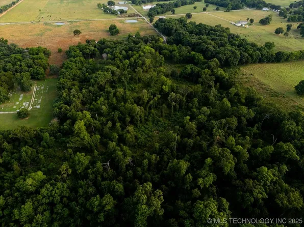 8 S 4430th Rd, Vinita, OK 74301