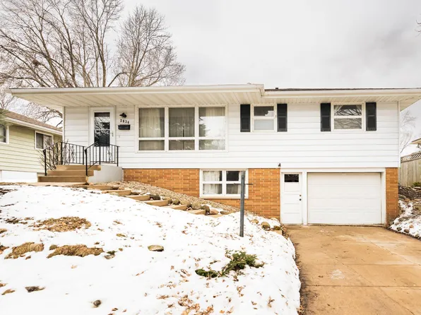 2034 24th St NW, Rochester, MN 55901