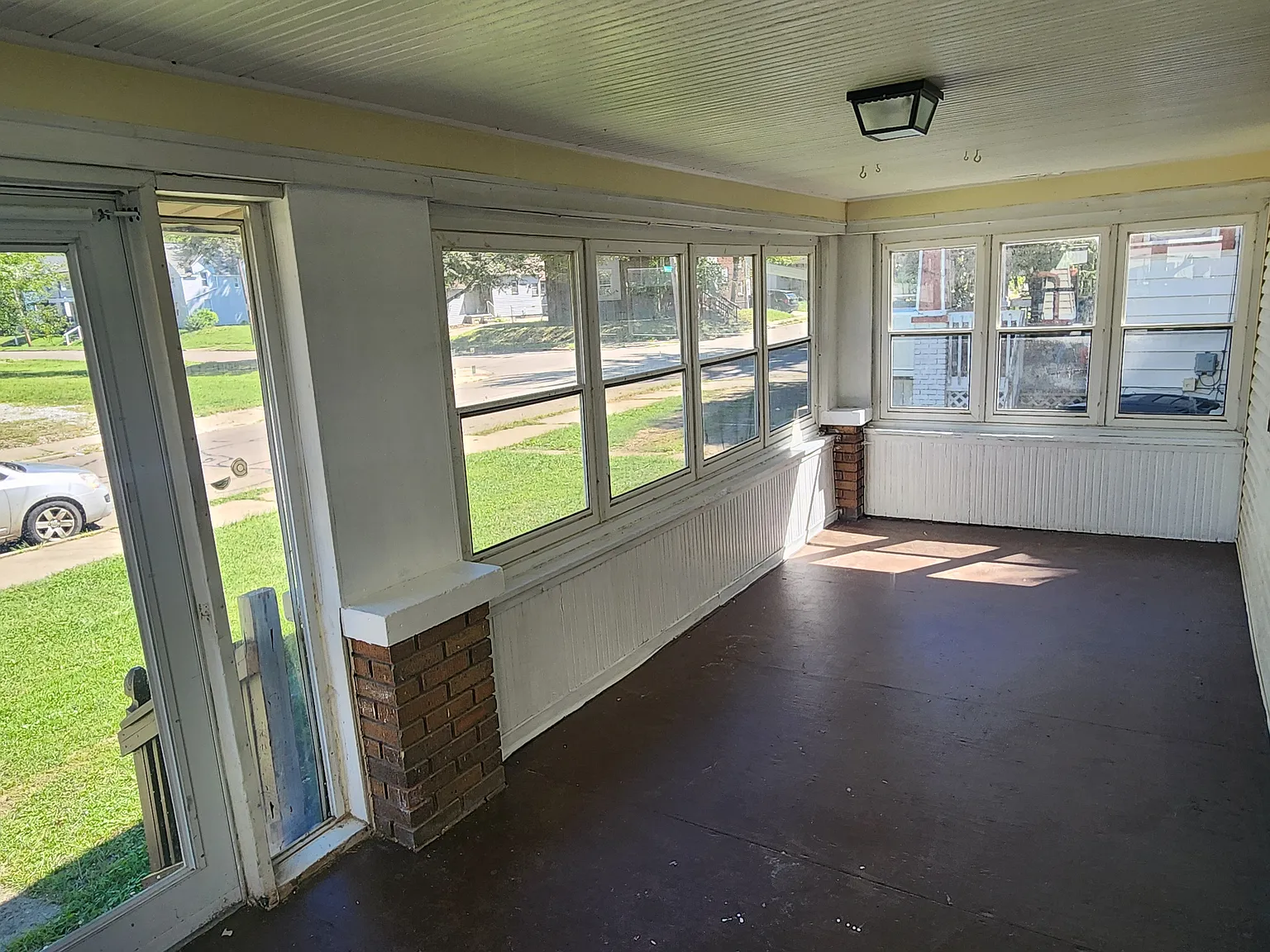 4 bed, 1.5 bath, 1328 sqft, $1,295 — Photo 3