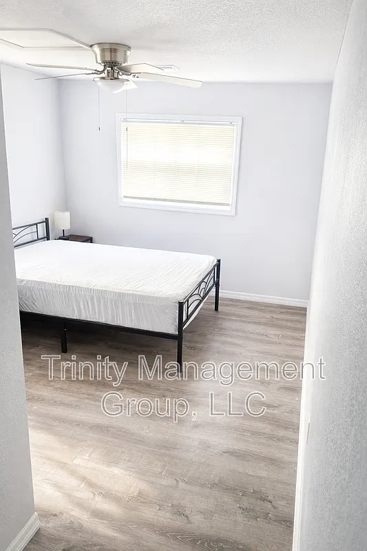 1 bed, 1.0 bath, 127 sqft, $1,039 — Photo 4