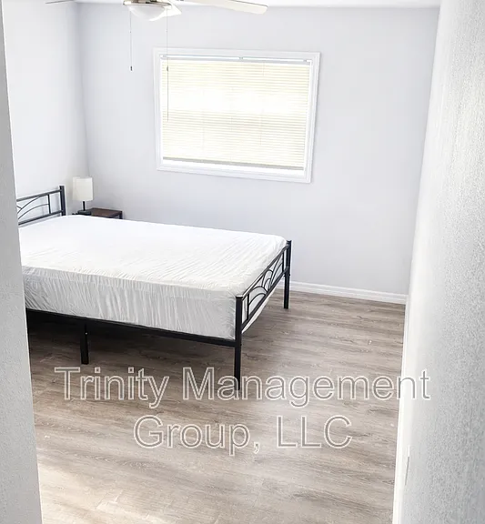 1509 Winding Way E #2 — Photo 4