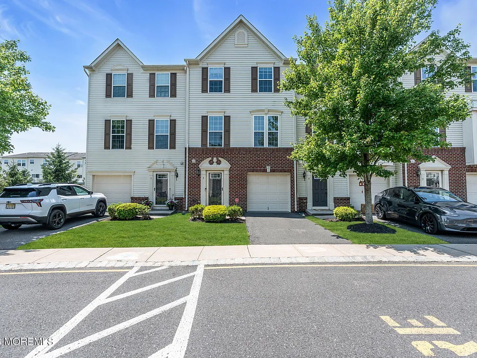 3 Olivia Dr
