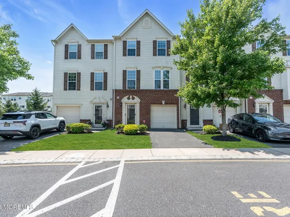 3 Olivia Dr, Tinton Falls, NJ 07712