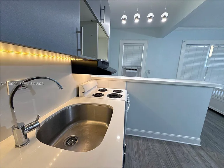 124 Mendoza Ave #3 — Photo 6