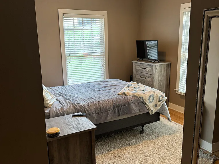 556 Pleasant St SE #1 — Photo 14