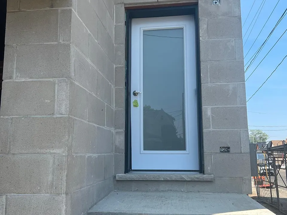 183 Victoria St N #7