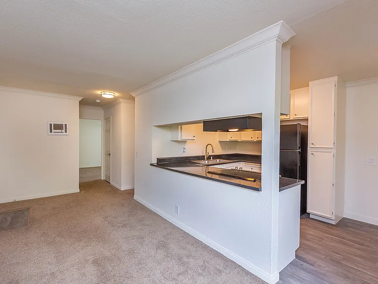 Elan Seacrest Apartment Homes — Photo 9