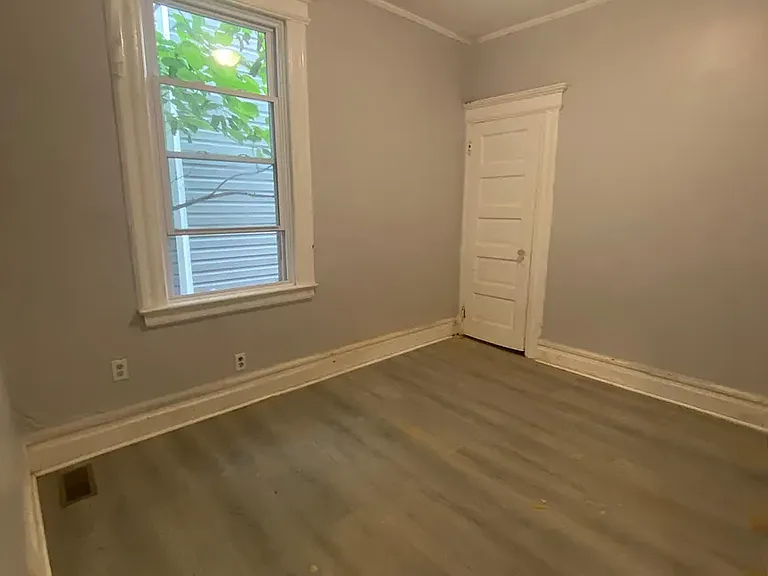 35 Seymour Ave #5C — Photo 5