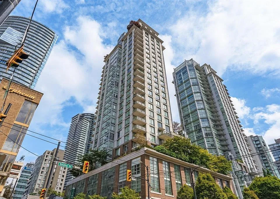 565 Smithe St #701