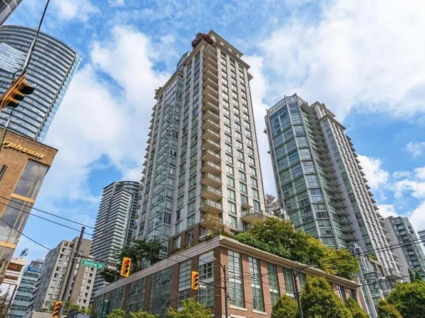 565 Smithe St #701, Vancouver, BC V6B 0E4