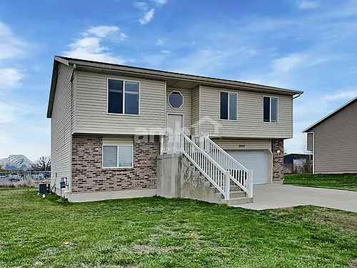 5252 S 4300 W Photo 1