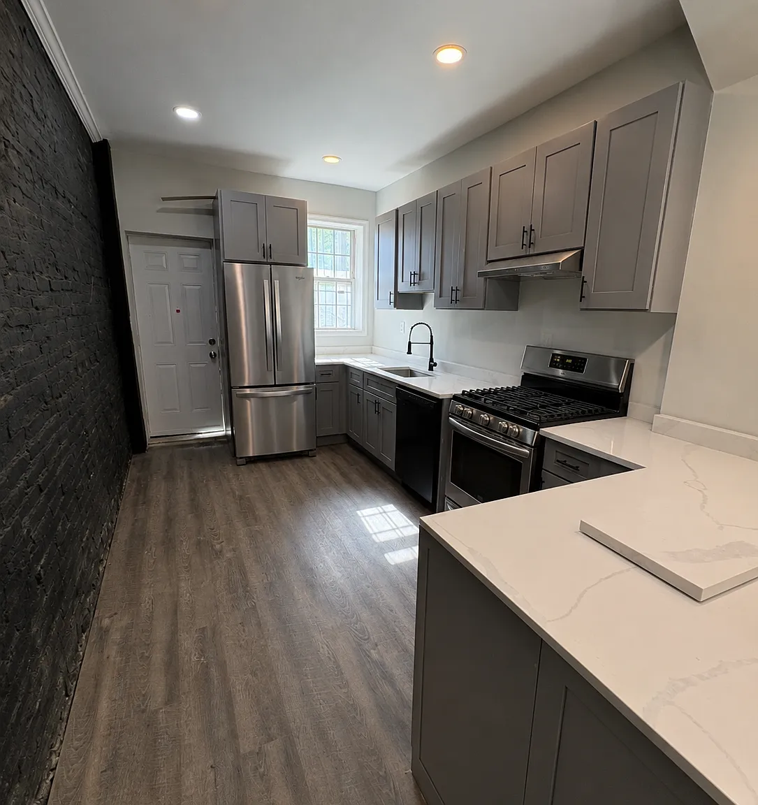 3 bed, 1500 sqft, $775 — Photo 2