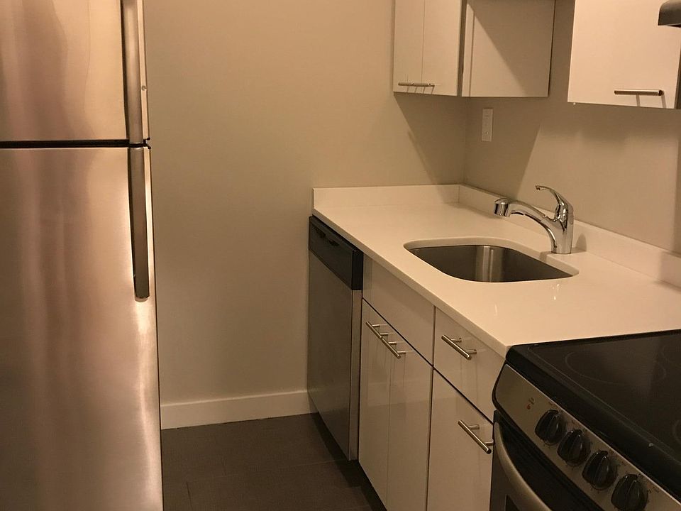 2nd image of 7 Sewall Ave #1HC