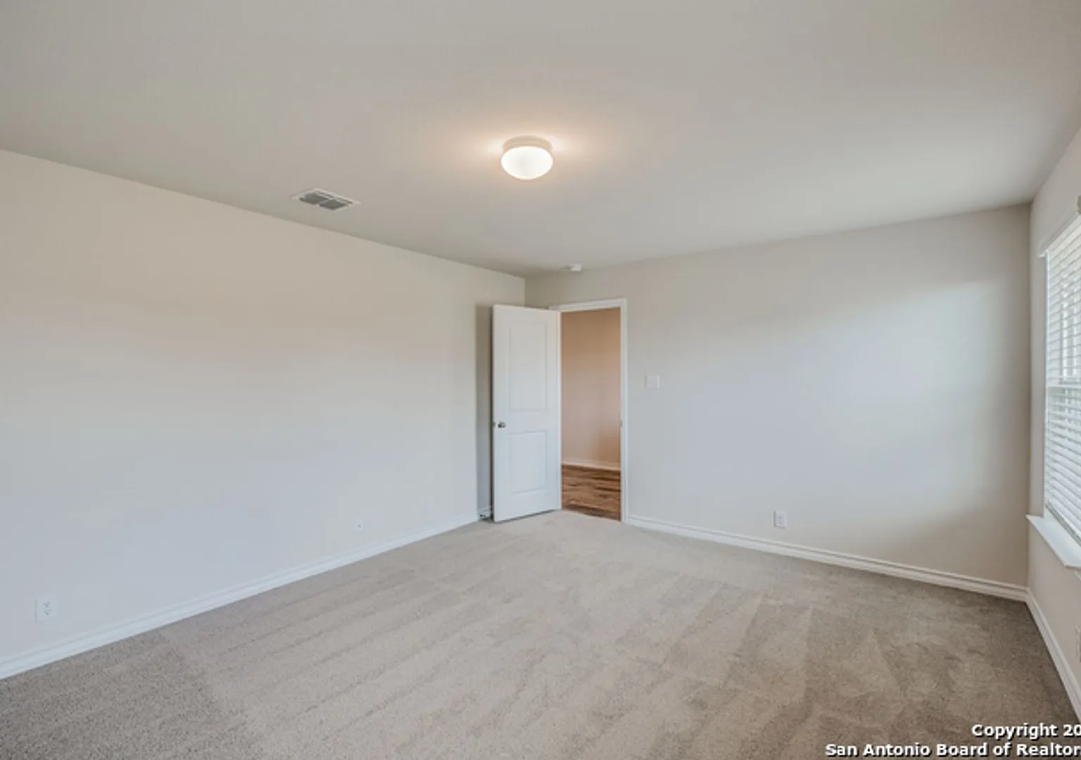 4 Bedroom/2 Bath Riverstone Subdivision — Photo 4