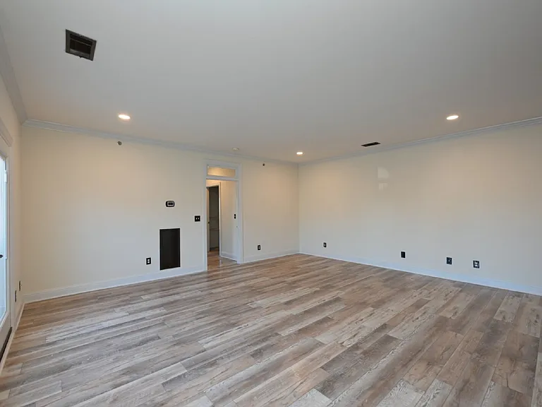 303 Criddle St #406 — Photo 11