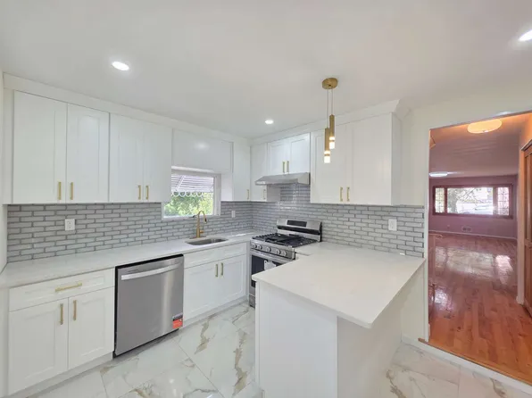 110 Bishop St, Staten Island, NY 10306