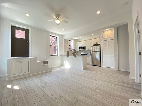 2nd image of 762 Franklin Ave APT 1R