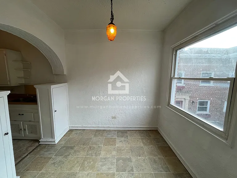 1231 W Walnut St — Photo 44
