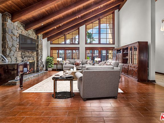 5th image of 6024 Woodland View Dr