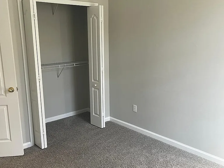 153 Oak Common Ave — Photo 12