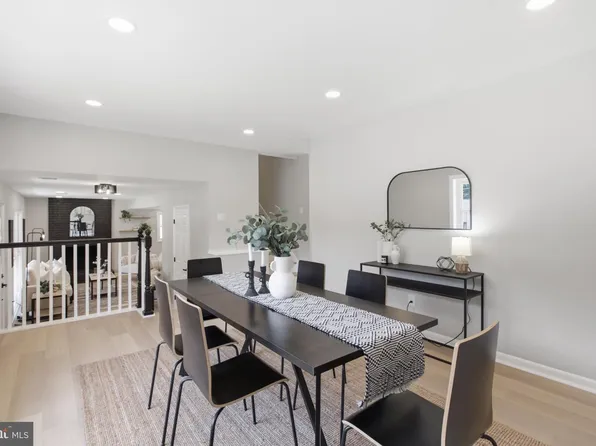 9602 Dubarry Ave, Lanham, MD 20706