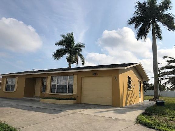 2nd image of 826 Cape Coral Pkwy W
