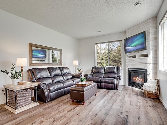 2nd image of 20 River Woods Dr W