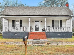 23 Cedar St, Grantville, GA 30220