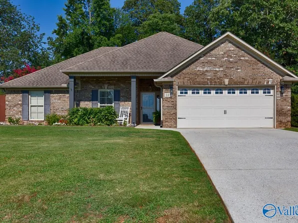 148 Bucks Pocket Dr, New Market, AL 35761