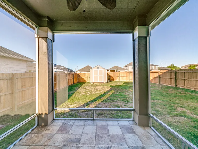 2423 Lazo Smt — Photo 23