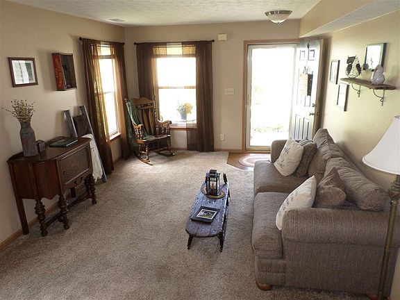 4th image of 5683 N Bluegrass Cir