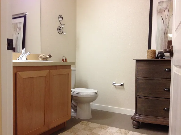 H Street Apartments — Photo 41
