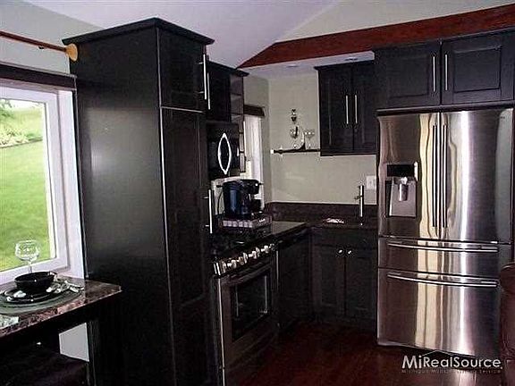 5th image of 3461 Saint Clair Shores Blvd