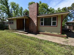 6788 Airport Rd, Redding, CA 96002