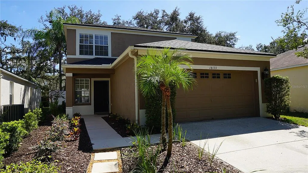 4 bed, 2.0 bath, 1768 sqft, $2,300 — Photo 2