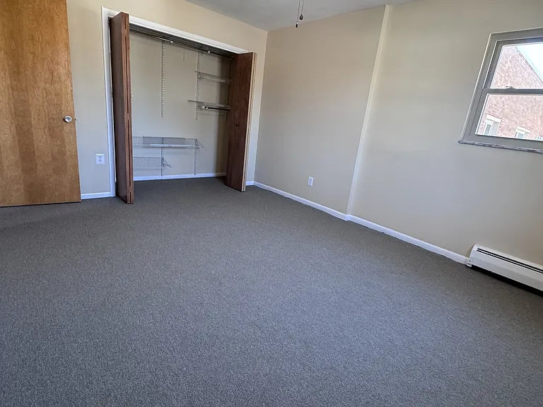 400 Riverside Dr #212 — Photo 7