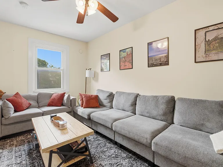 130 Bloomfield St #2 — Photo 7