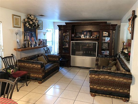3rd image of 1049 Whispering Wood Ln