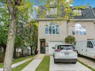 15 Woodland Ave, Staten Island, NY 10308