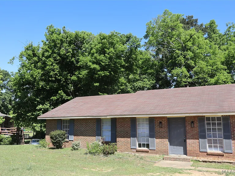 605 Plantation Way — Photo 1