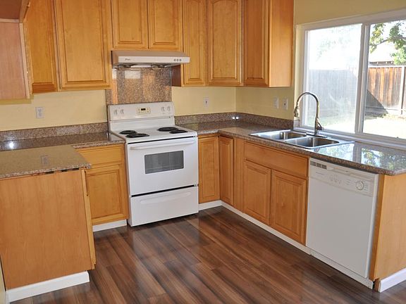 3rd image of 6770 Moselle Dr