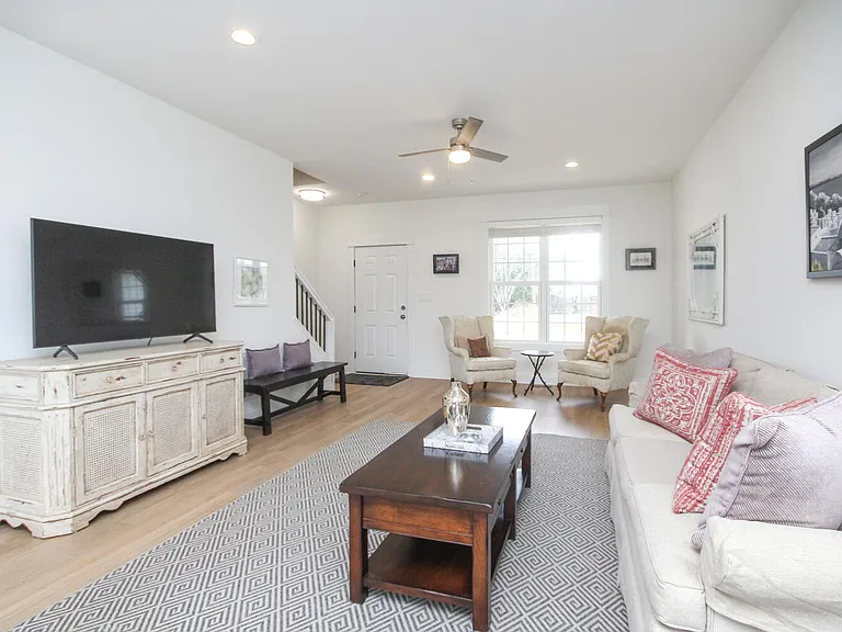 1076 Startown Rd — Photo 9