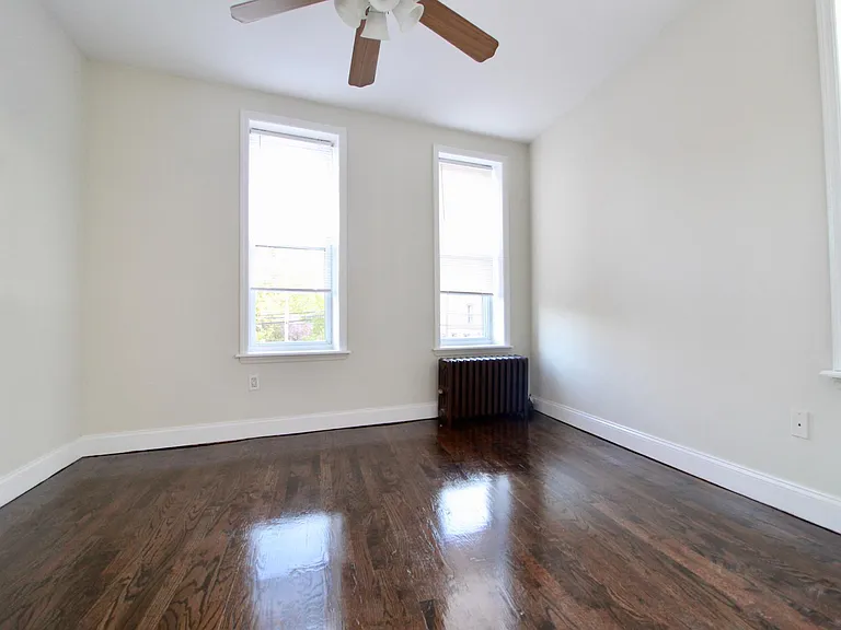 64th Pl — Photo 5