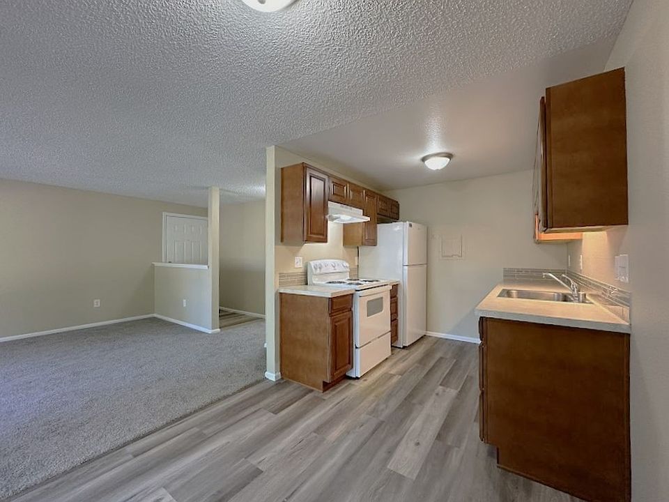 1st image of 12615-12623 Lincoln Ave SW #17-2
